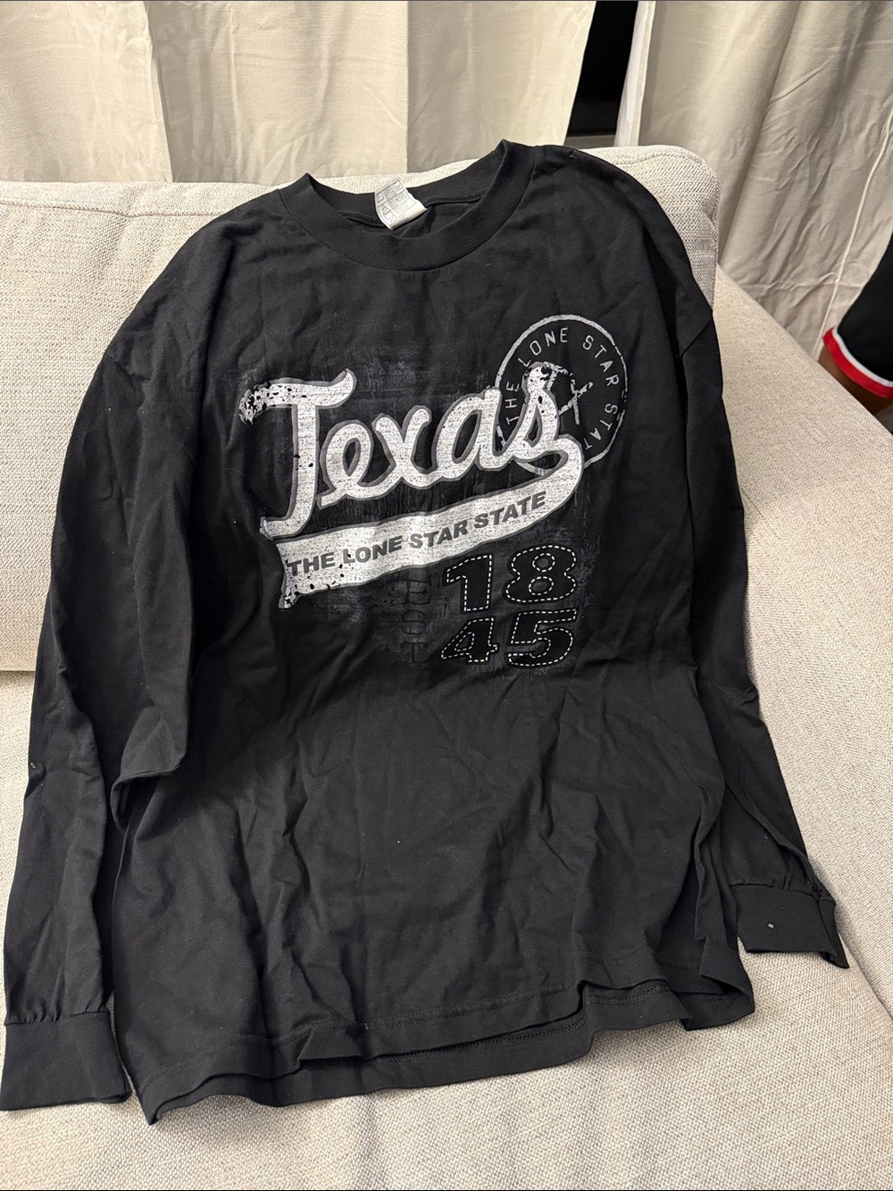 Texas Graphic Long Sleeve Tee in Black and White